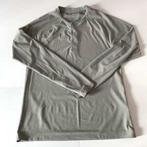 Rhone men’s performance Henley light gray long sleeve shirt